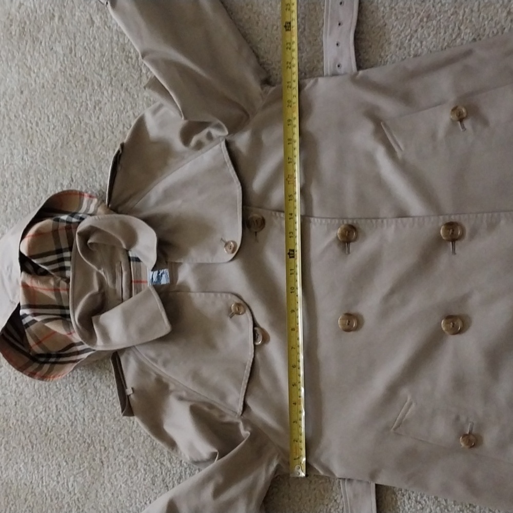 BURBERRY CHECK LINED CLASSIC TRENCH COAT WITH DETACHABLE HOOD - Picture 9 of 16